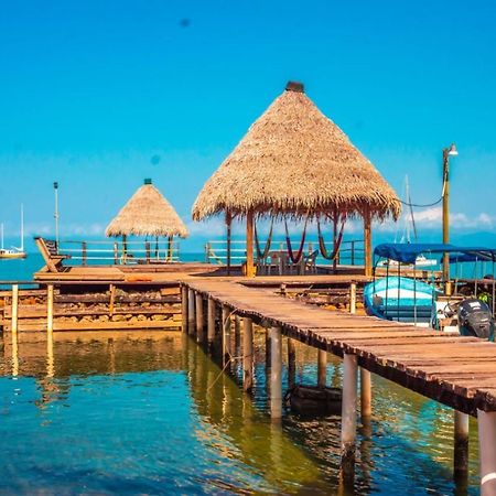 Denny'S Beach Resort Hotel Марискос Экстерьер фото